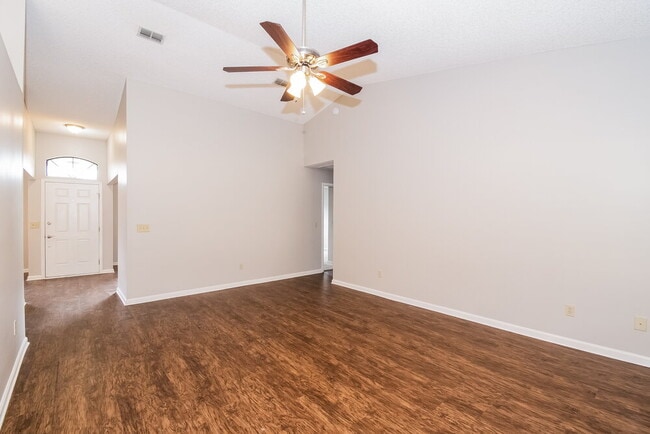 Photo - 3413 Deerfield Pointe Dr