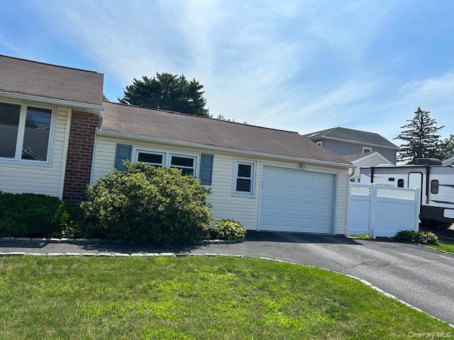 Photo - 27 1/2 Greenway Dr