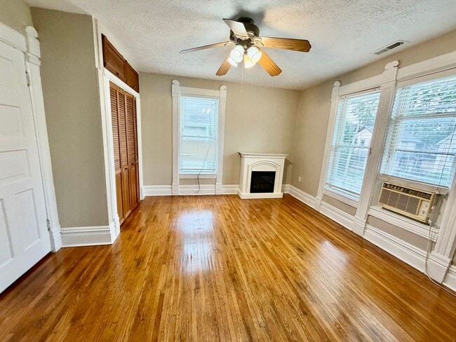 Photo - 316 E Locust St Unit 3