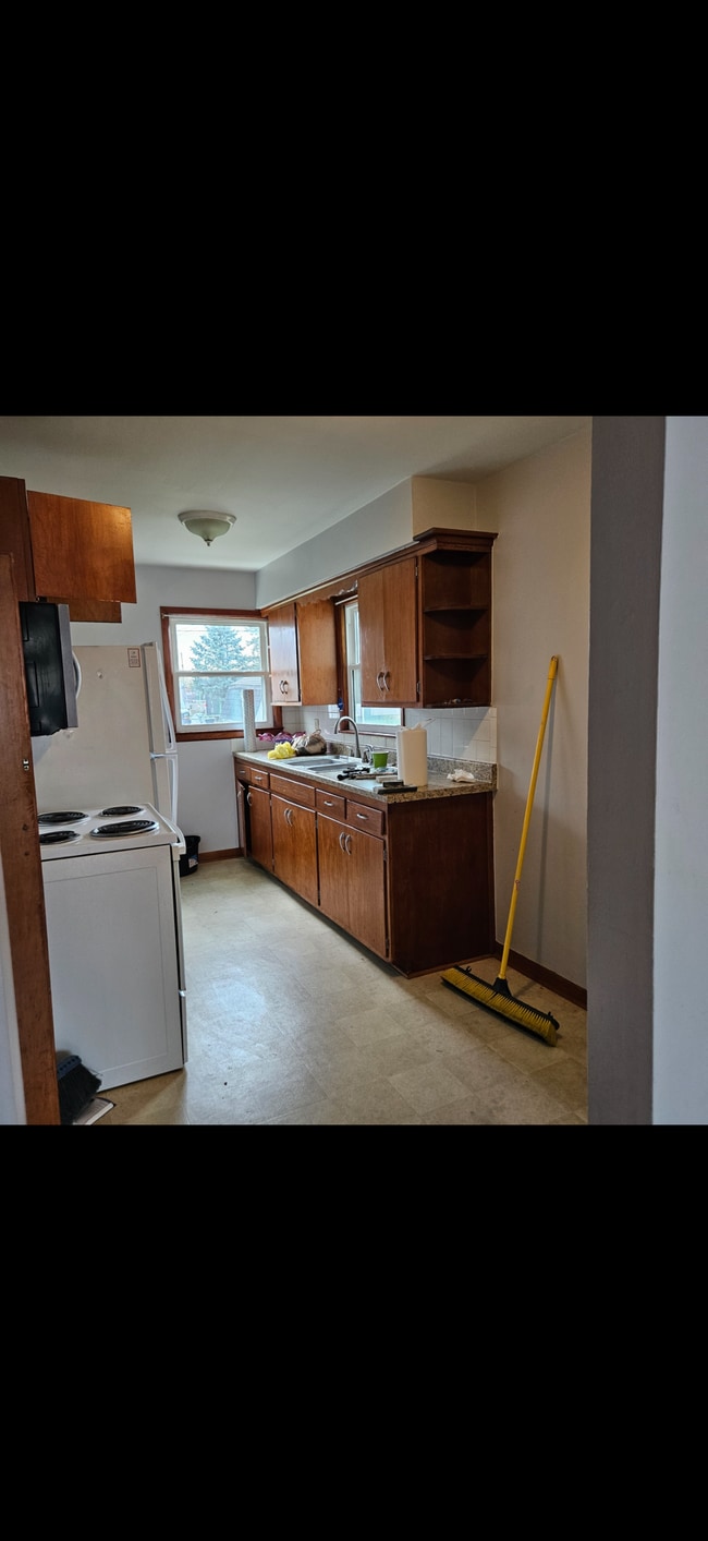 Photo - 2788 Thorndale Ave