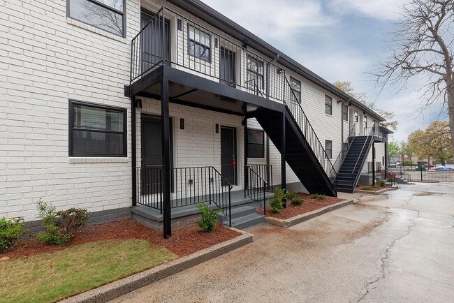 Photo - 396 Linden Ave NE Unit 105