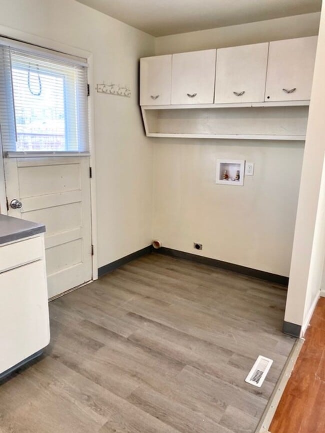 Photo - 3026 W 8th Street Rd