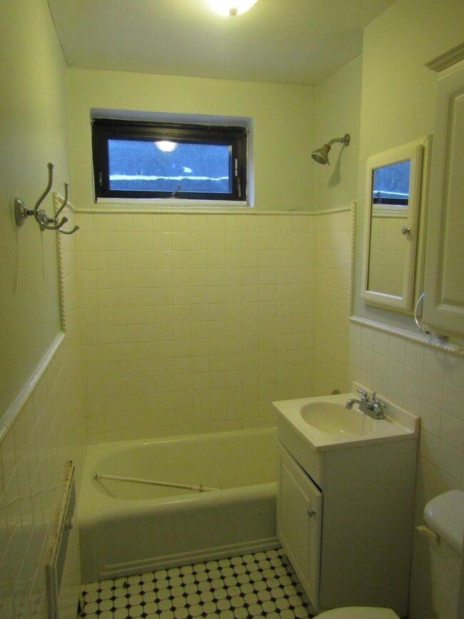 Photo - 65 Strathmore Rd