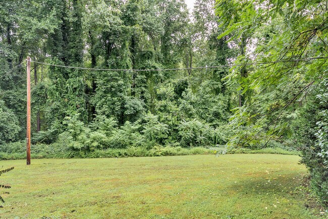 Photo - 605 Shepards Hill Rd