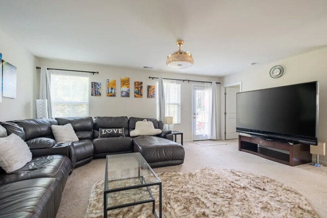 Room in House on Skipjack Ln