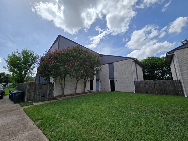 Photo - Updated 2 Bedroom 1.5 Bath Two-Story Condo Unit!