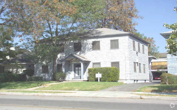 Photo - 902-906 S Marengo Ave