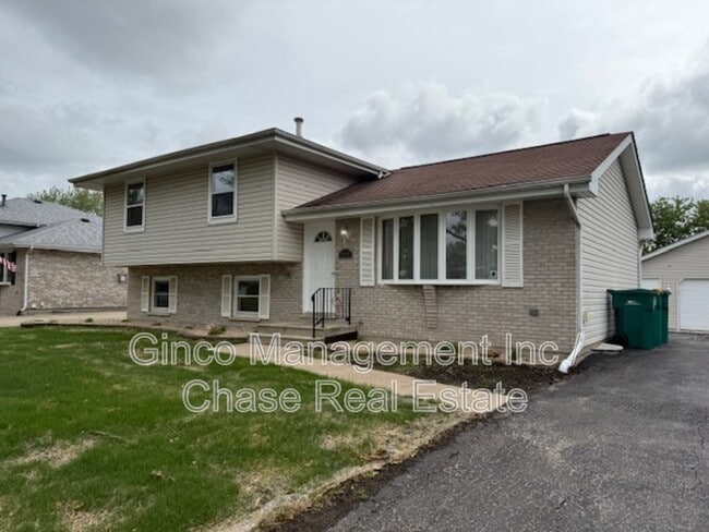 Photo - 2505 La Brecque Dr House