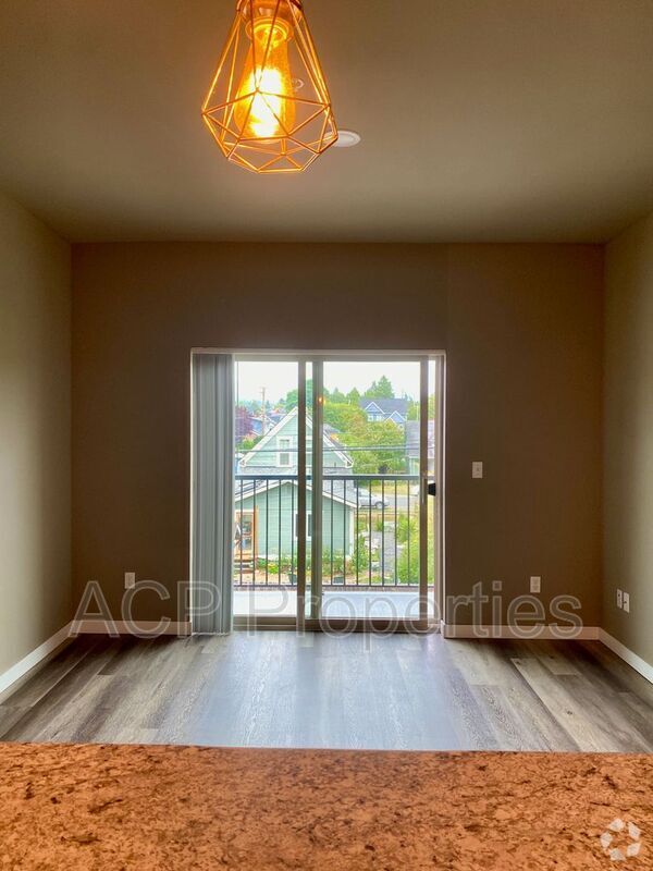 Building Photo - 2524 Meridian St Unit 303 Rental