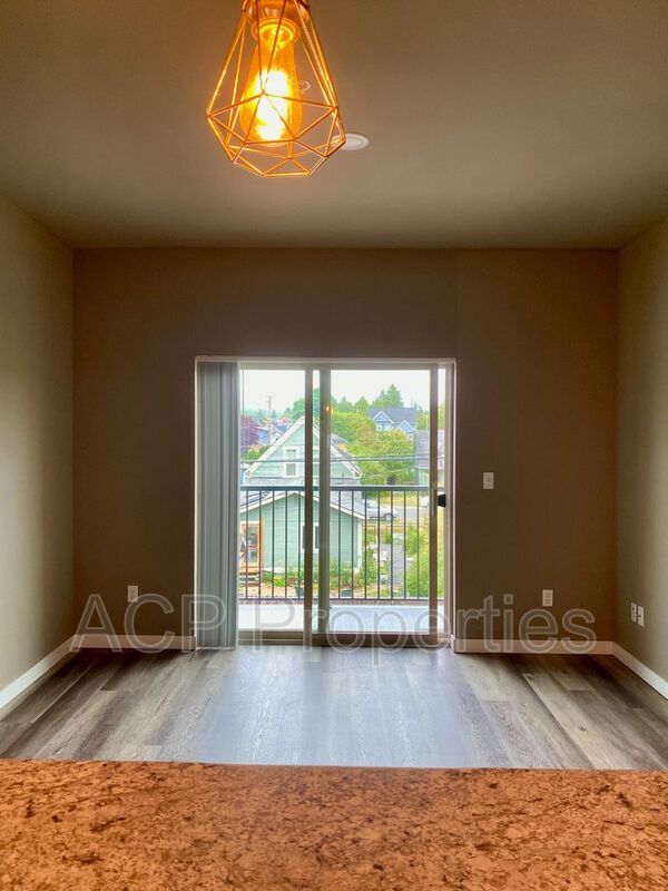 Photo - 2524 Meridian St Condo Unit 303