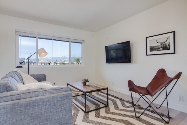 Building Photo - Common MacArthur Rental