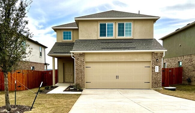 Building Photo - Beautiful 3 beds 2.5 baths in Lago Vista Rental