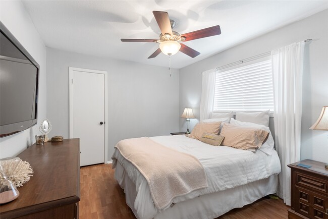 Photo - 105 Sweetgum Dr