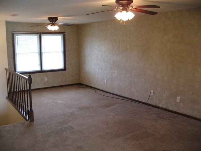 Photo - 712 Erin Place