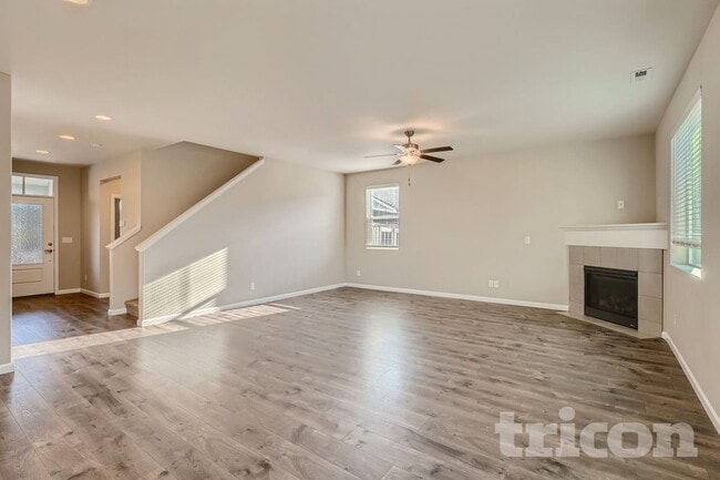 Photo - 884 Sigrist Dr E