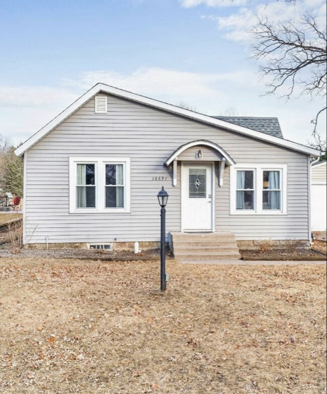 Building Photo - 38697 4th Ave