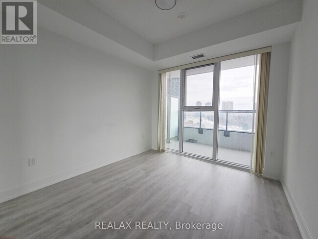 Photo - 30 Inn On The Pk Dr Unité 1107