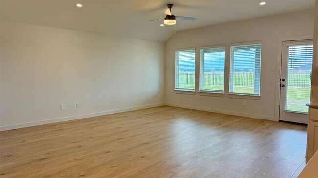 Photo - 3934 Winterbourne Wy