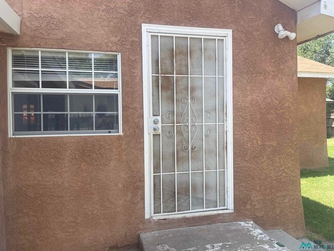 Photo - 908 Maple St