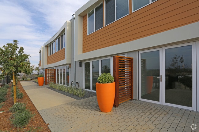 2 BR, 1.5 BA - Penthouse