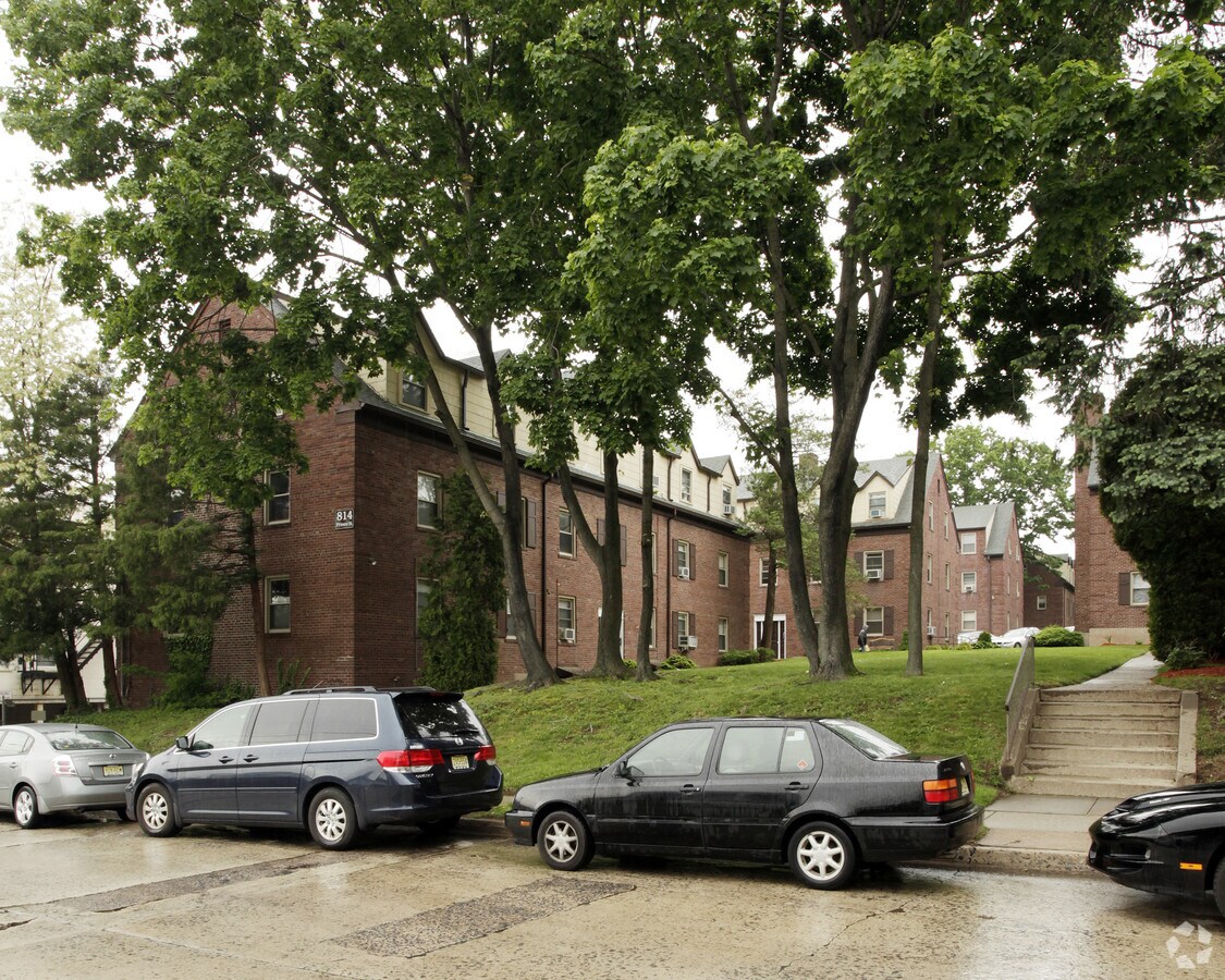 Photo - Bergen Sterling