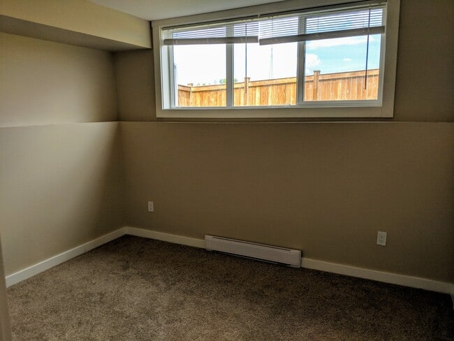 Photo - 1620 A-16287 87 Ave