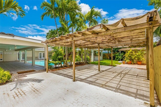 Photo - 13820 SW 82nd Ave