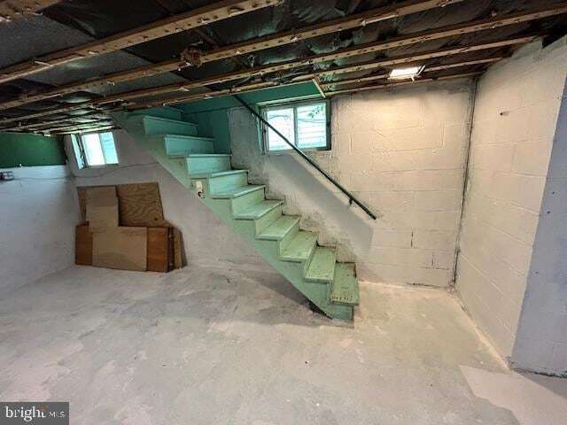 Photo - 215 Elder St