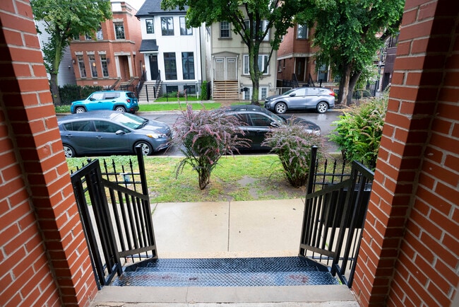 Photo - 2416 N Greenview Ave Unit G