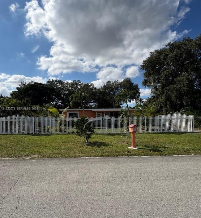 Building Photo - 15020 NW 12th Ave Unit left side