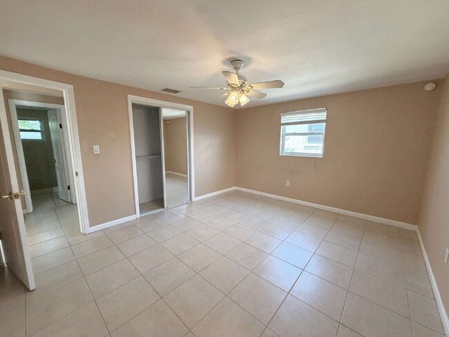 Photo - "Charming 2-Bed, 1 -bath in Holiday, FL - Cozy 864 Sq Ft Gem!"