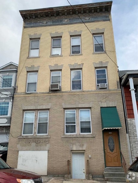 Building Photo - 115 Cross St Unit 1 Rental