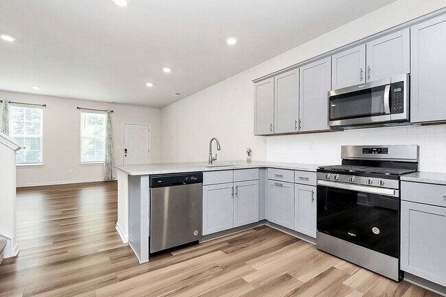 Photo - 730 Herlong Ave