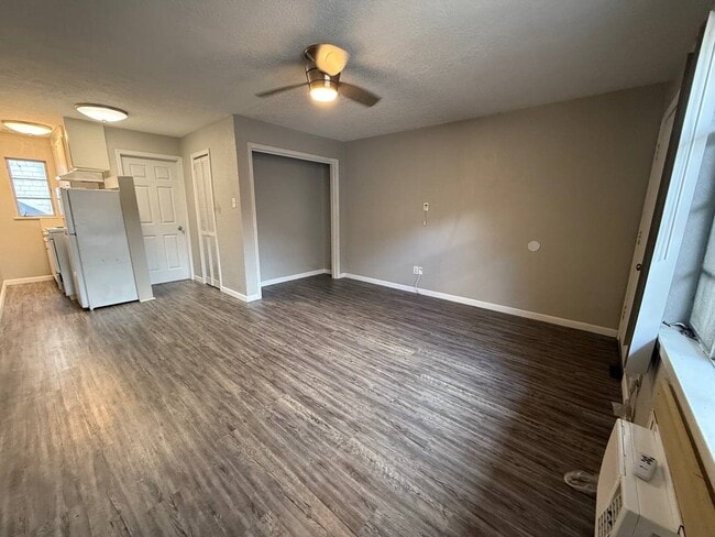 Building Photo - 2501 Yoakum Blvd Unit 12