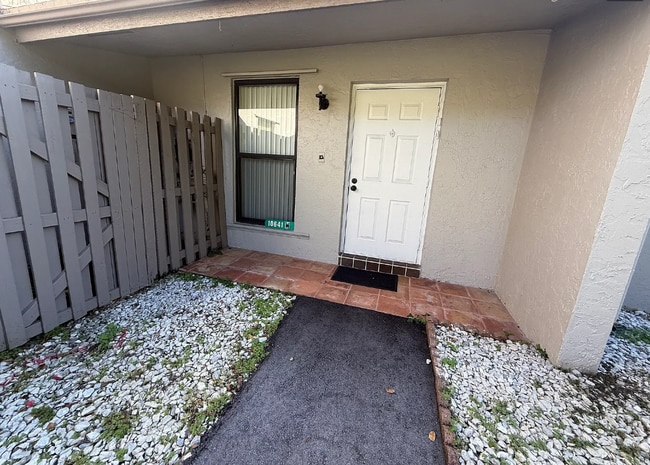 Building Photo - Beautifully maintained 2-bedroom, 2-bathroom Unit 76w
