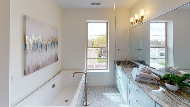 Photo - Warsaw (WAR) Unit 313 N Buffalo St