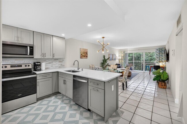 Photo - 1541 S Ocean Blvd Unidad 204