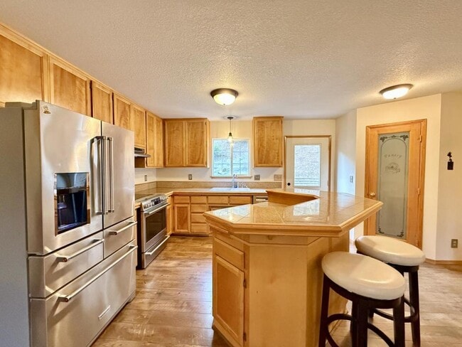 Photo - 300 Colonial Dr