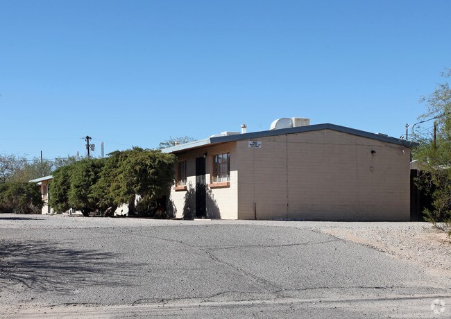 2937-2945 N Flanwill Blvd  