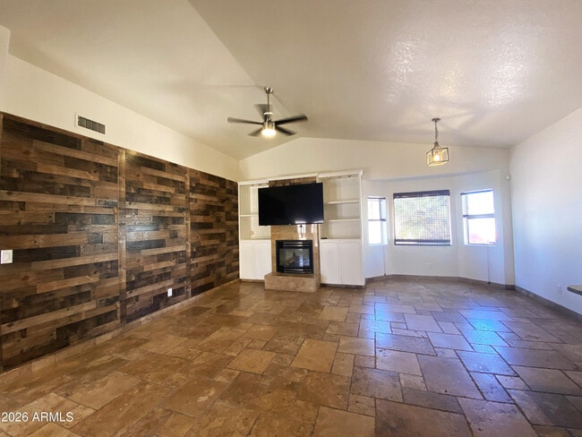 Photo - 405 E Huber St