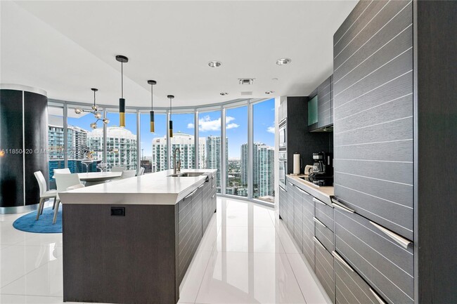 Photo - 200 Biscayne Boulevard Way