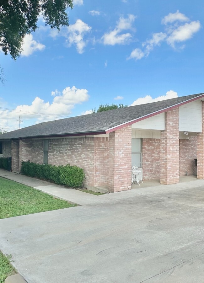 Building Photo - Hinkle Multi Home