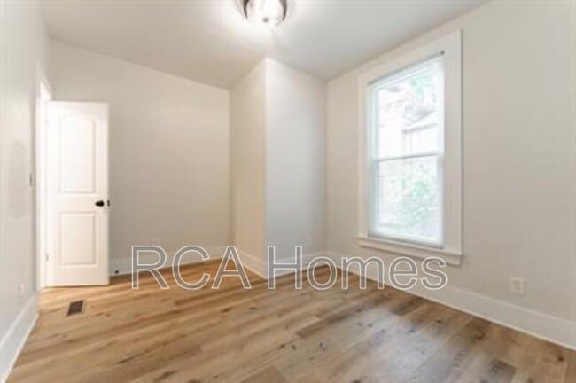 Photo - 874 Fletcher Ave Unidad B