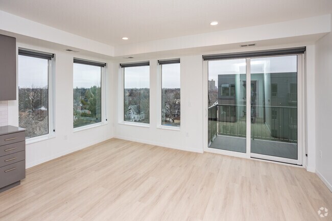 2BR, 2BA - 824 - 875SF - Living Area