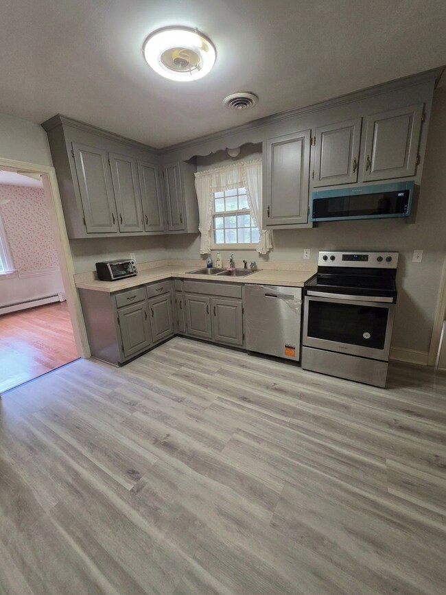 8160 Lee-Davis Rd