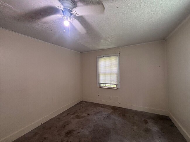 Photo - COMING SOON 1 Bedroom, 1 Bathroom Home in ...