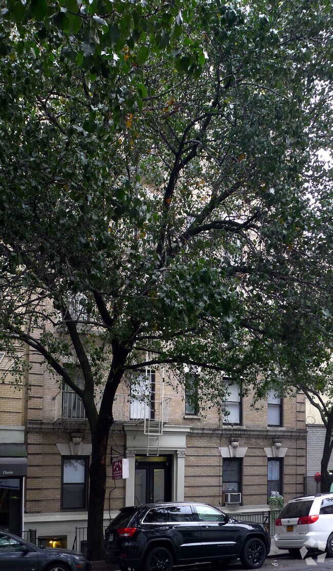 Photo - 324 East 66th Street