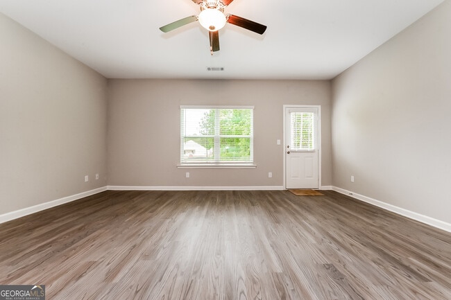 Photo - 135 Ashley Trace