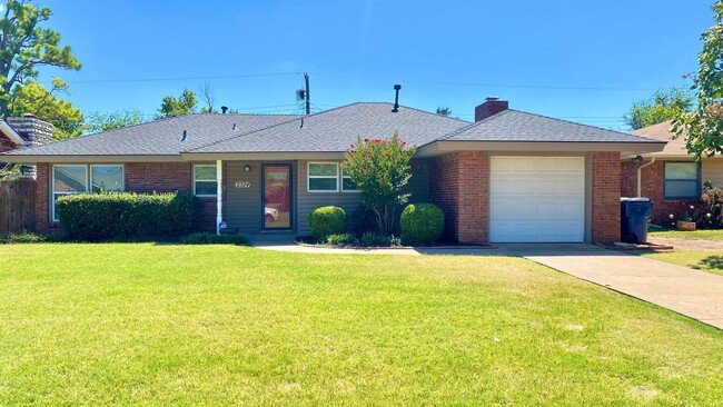 Cute 3 Bed, 1 Bath in The Village of OKC - Cute 3 Bed, 1 Bath in The Village of OKC House