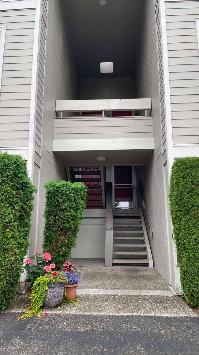 Photo - 4208 Factoria Blvd SE
